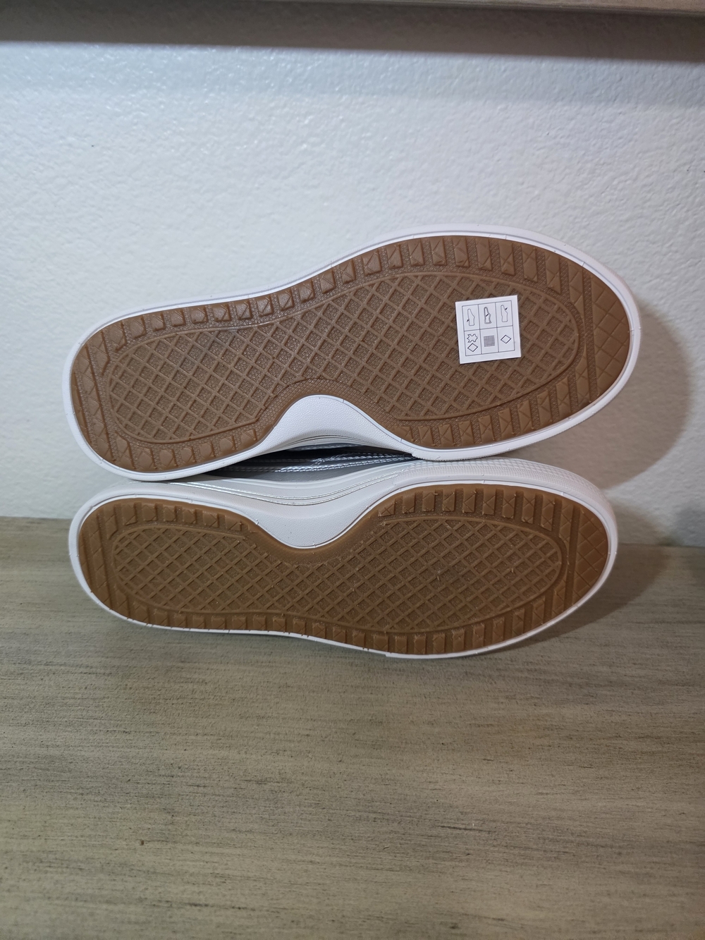 Skechers Metallic Silver Low-Top Lace-Up Sneakers 6 - Picture 2 of 7